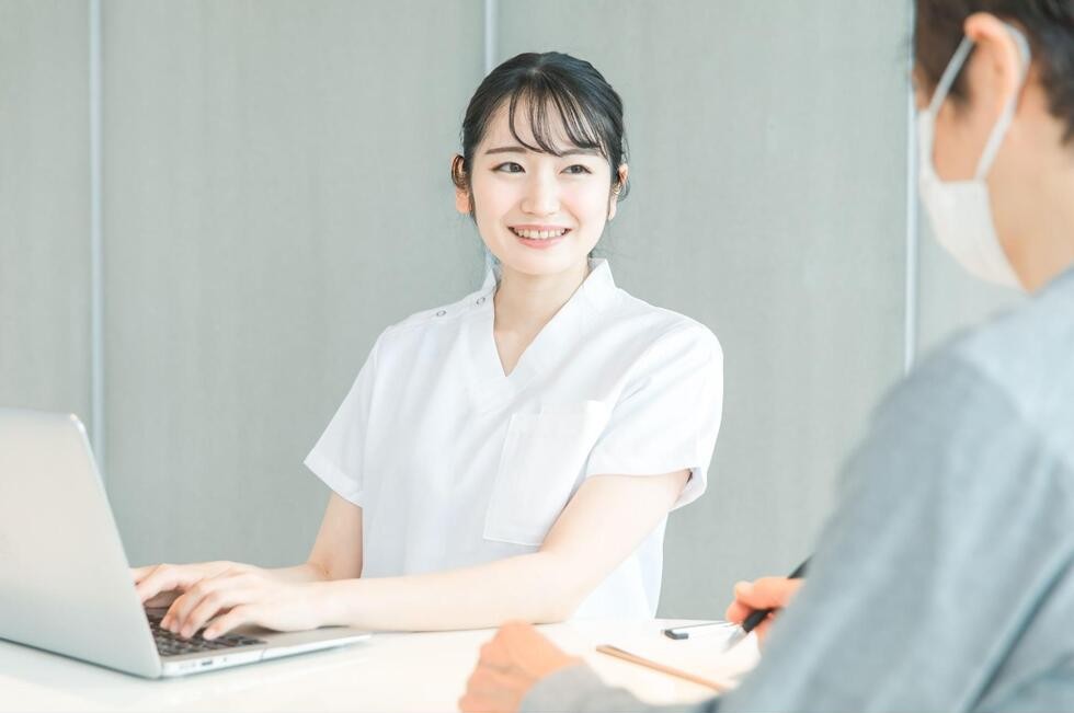 歯科治療に関して相談する様子